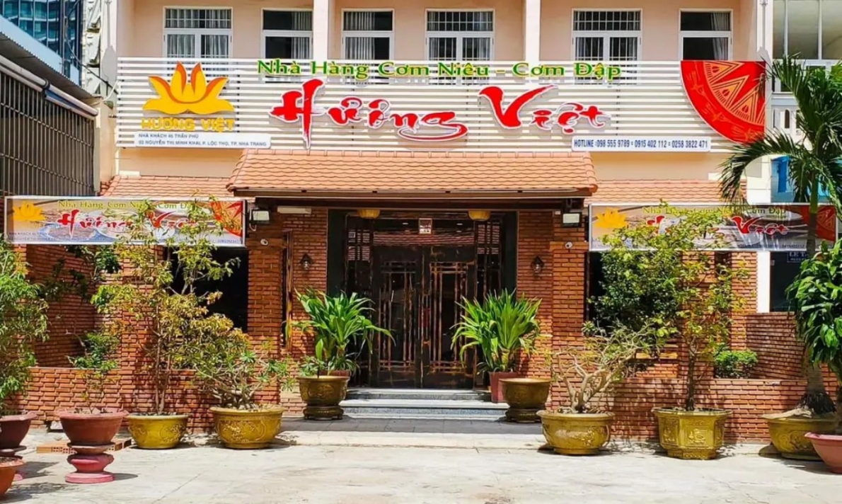 Cơm niêu Hương Việt